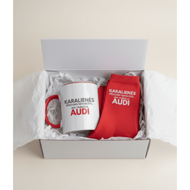 Dovanų rinkinys KARALIENĖS PĖSČIOMIS NEVAIKŠTO, JOS VAIRUOJA AUDI (AUTOMOBILIO PAVADINIMĄ GALIMA PASIRINKTI)